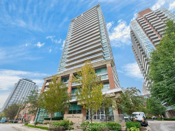 80 Western Battery Rd #304, Toronto, ON M6K 3S1