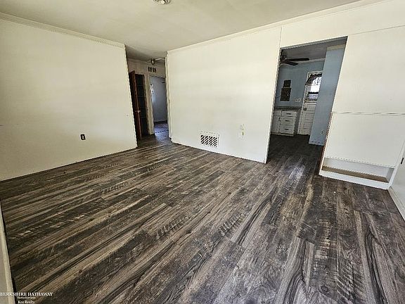 2nd image of 6017 Katherine St