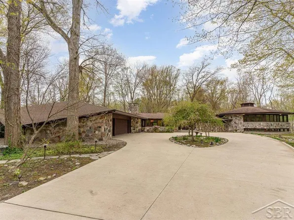 3411 Valley Dr, Midland, MI 48640