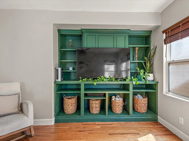 2475 Saint Paul Dr — Photo 13