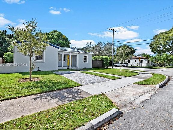 4th image of 2396 SW 20th St