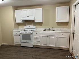 20 Railroad Ave, Plainfield, CT