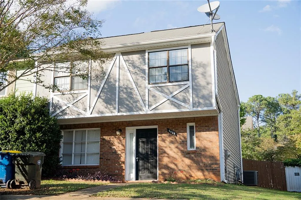 3 bed, 2.5 bath, 1458 sqft, $1,975 — Photo 1