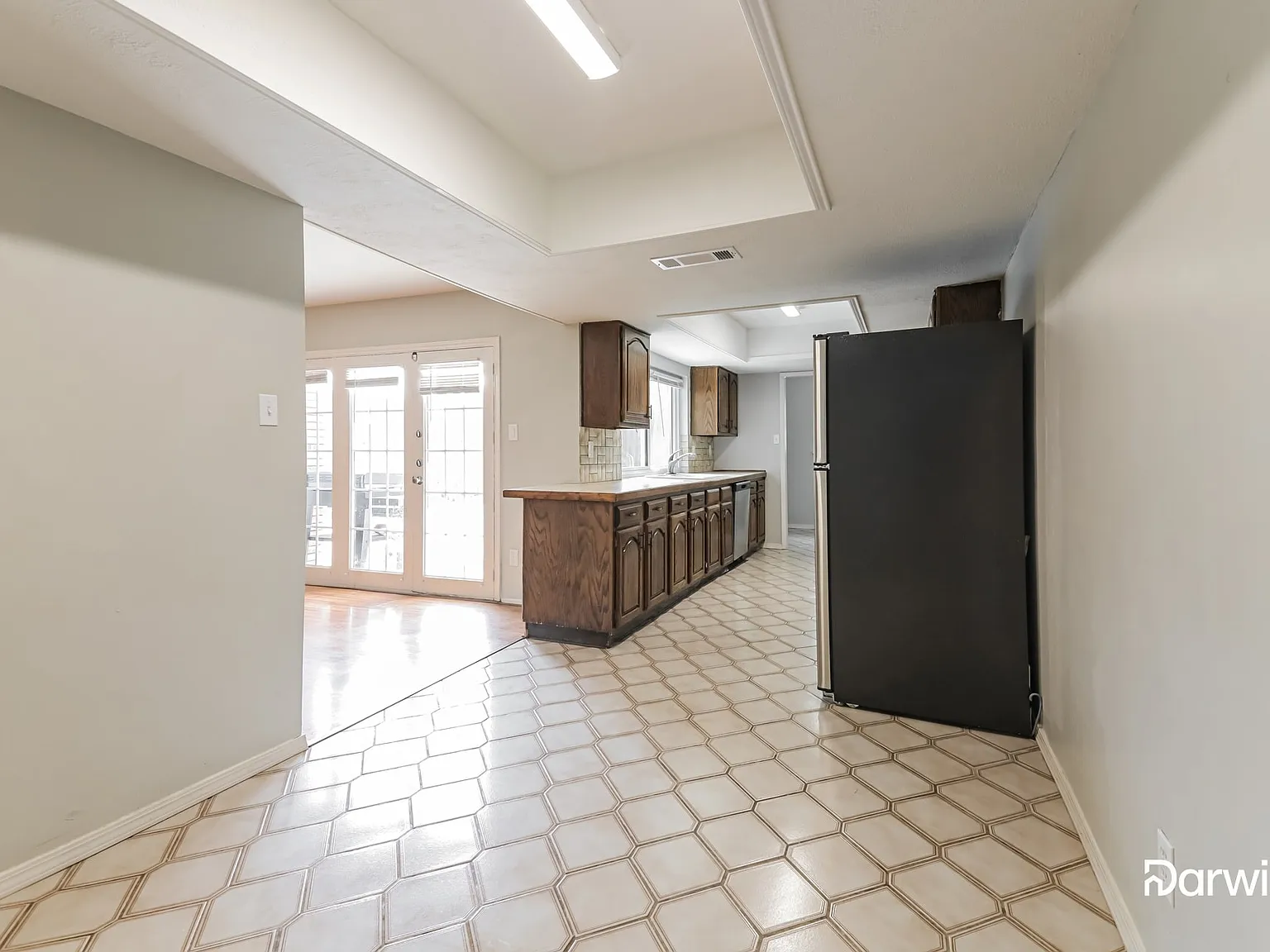 4 bed, 2.0 bath, 2122 sqft, $2,675 — Photo 4