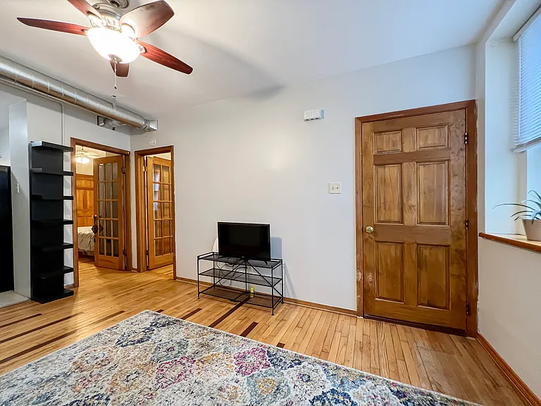 1214 N Paulina St — Photo 17