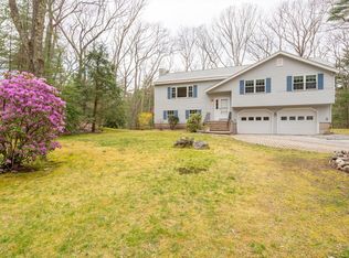 8 Pillow Lace Ln, Ipswich, MA 01938