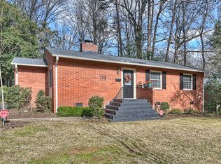 725 Lochridge Rd, Charlotte, NC 28209