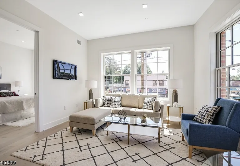 256 Park St #201 — Photo 2