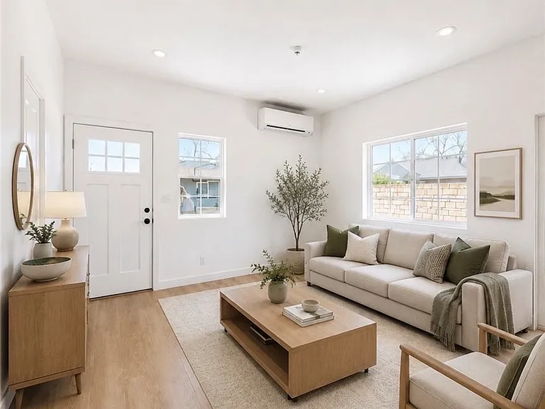 14623 Cullen St — Photo 1