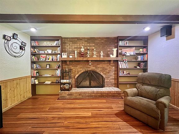 5th image of 105 Red Bud Ln