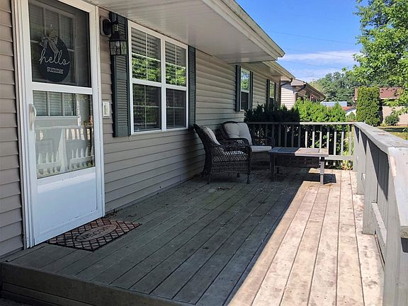 2nd image of 611 Hillcrest Dr