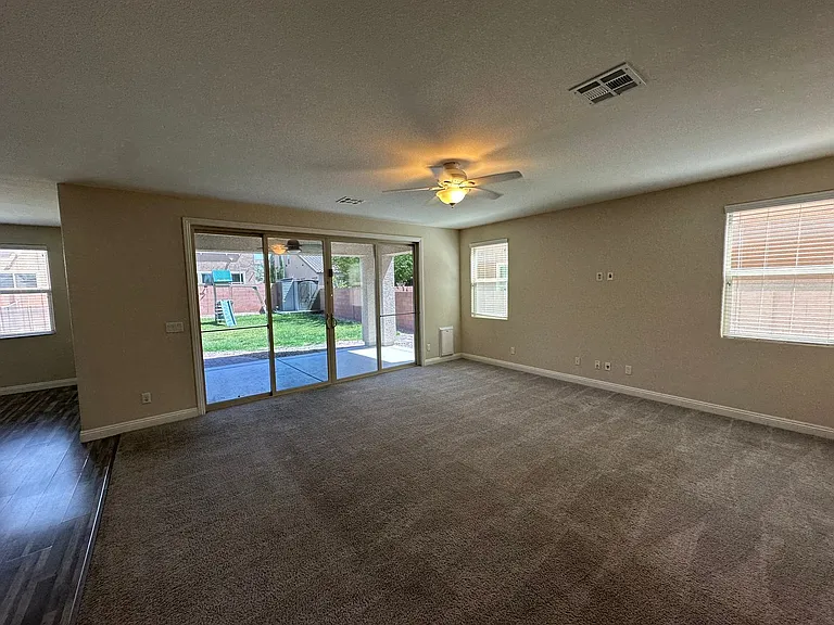 816 Bluebird Hill Ave — Photo 8