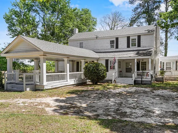 679 Mintz Rd, Roseboro, NC 28382