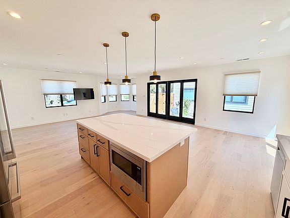 5th image of 406 S Sunnyvale Ave