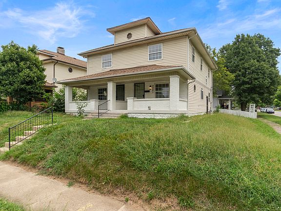 3rd image of 2201-2203 E Riverside Dr