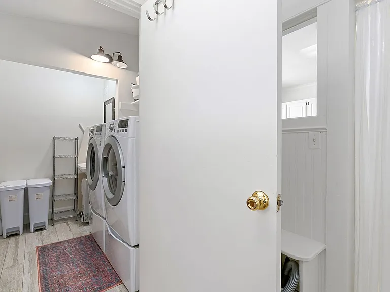 424 W Oak St — Photo 20
