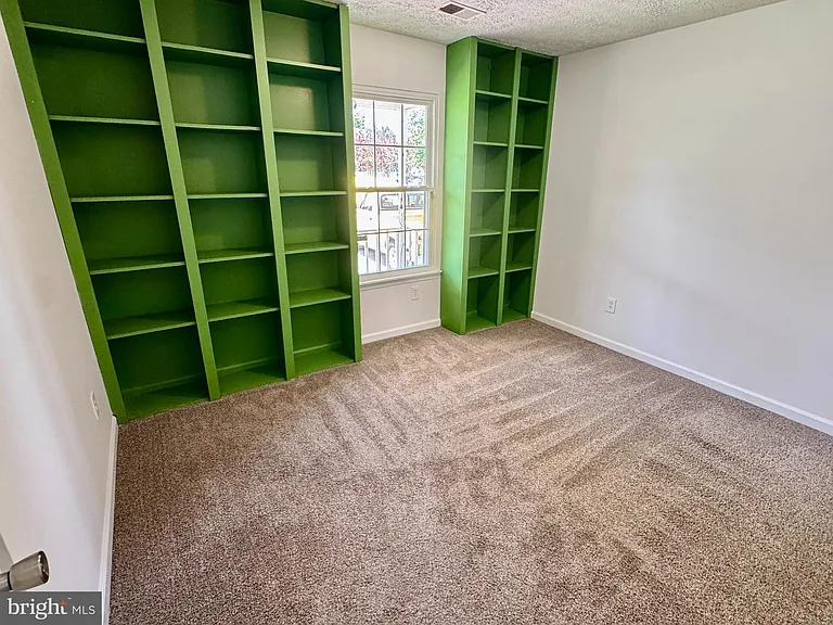 2038 Dewey Dr — Photo 20