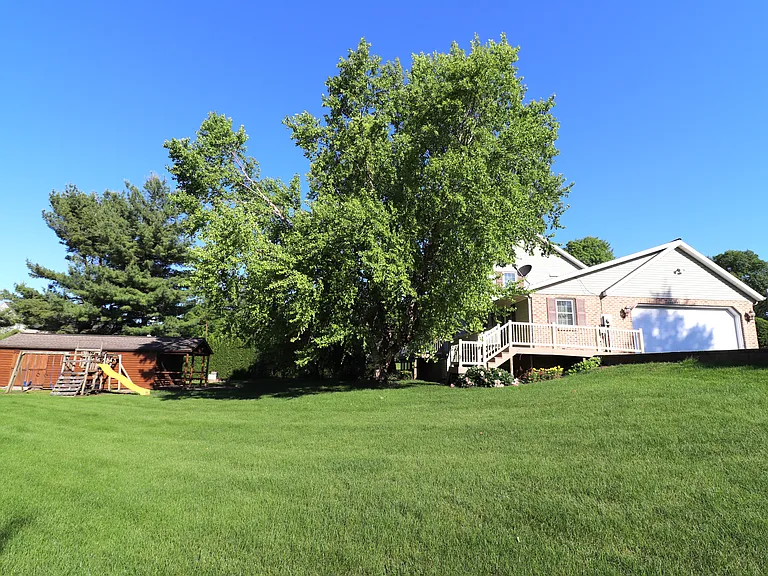 2130 W Main St — Photo 40