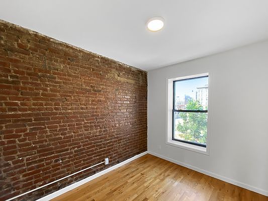 3rd image of 158 E 124th St #3