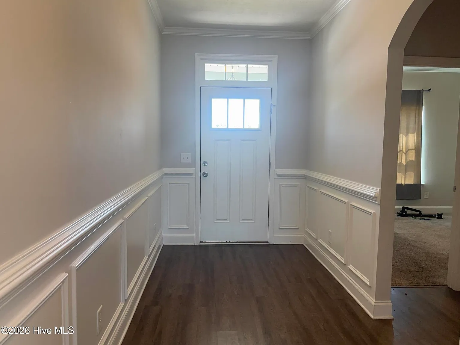 5 bed, 4.0 bath, 3032 sqft, $3,000 — Photo 2
