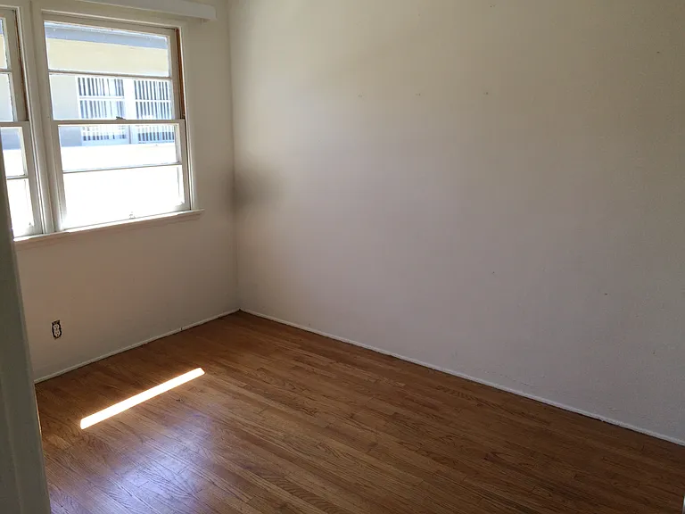 404 E Harvard St #9 — Photo 6
