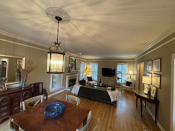 4th image of 102 Nichols Ct