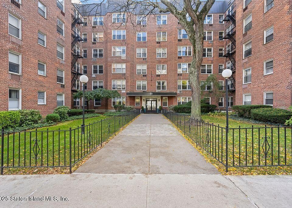 1st image of 50 Fort Pl APT B4b