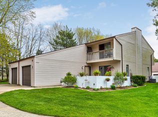 17452 Dunewood Ct UNIT B, Spring Lake, MI 49456