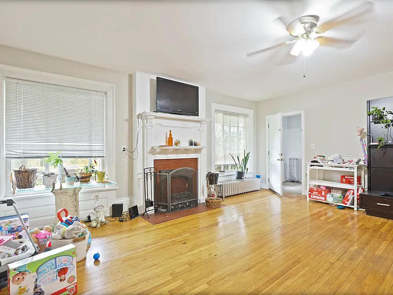 815 N Sherman St #A — Photo 2