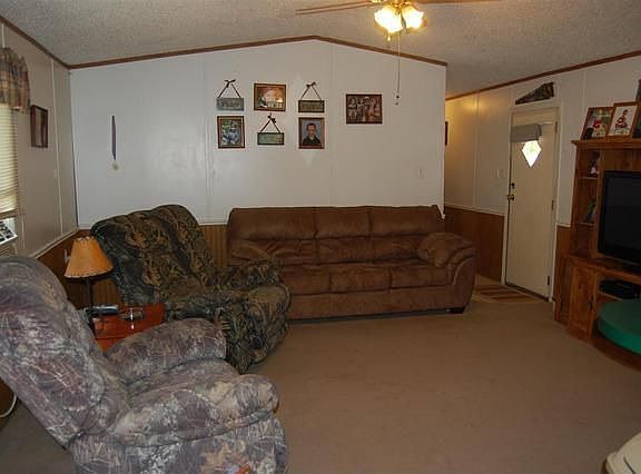 3rd image of 109 Bob White Ln