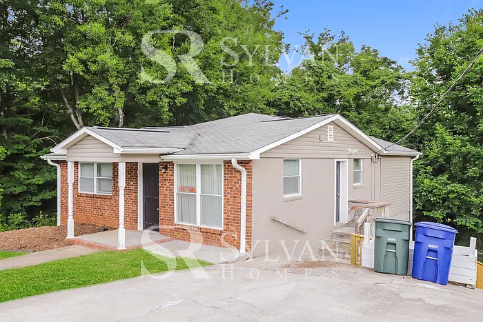Building Photo - 205 Lillie Dr