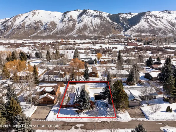 3210 S Single Tree Dr, Jackson, WY 83001