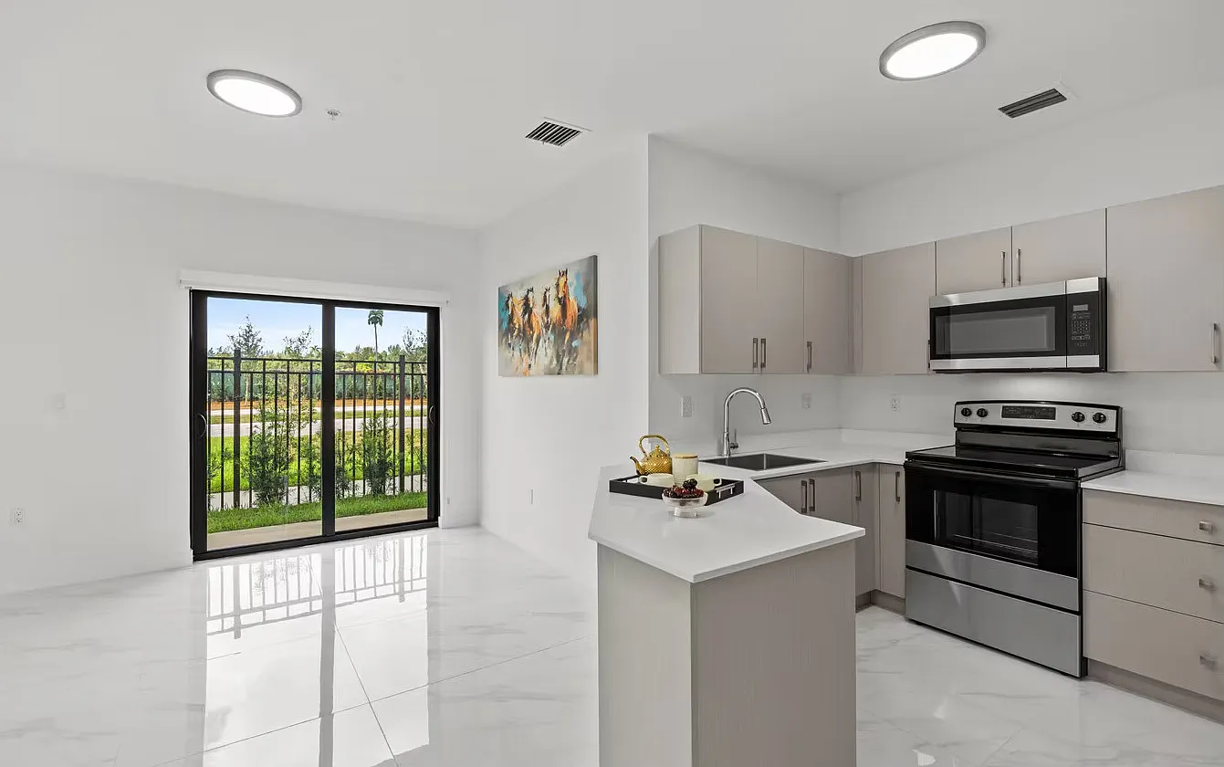 2 bed, 890 sqft, $2,695 — Photo 1