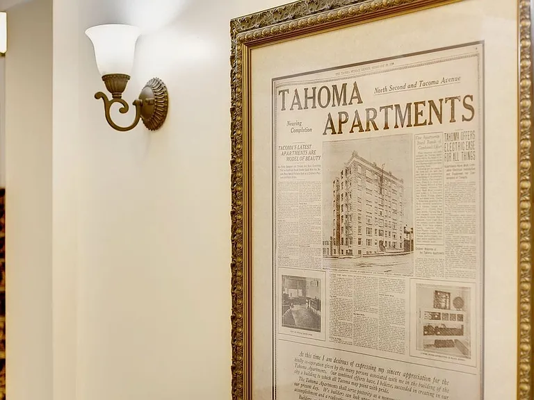 Townhouse Apartments — Photo 20