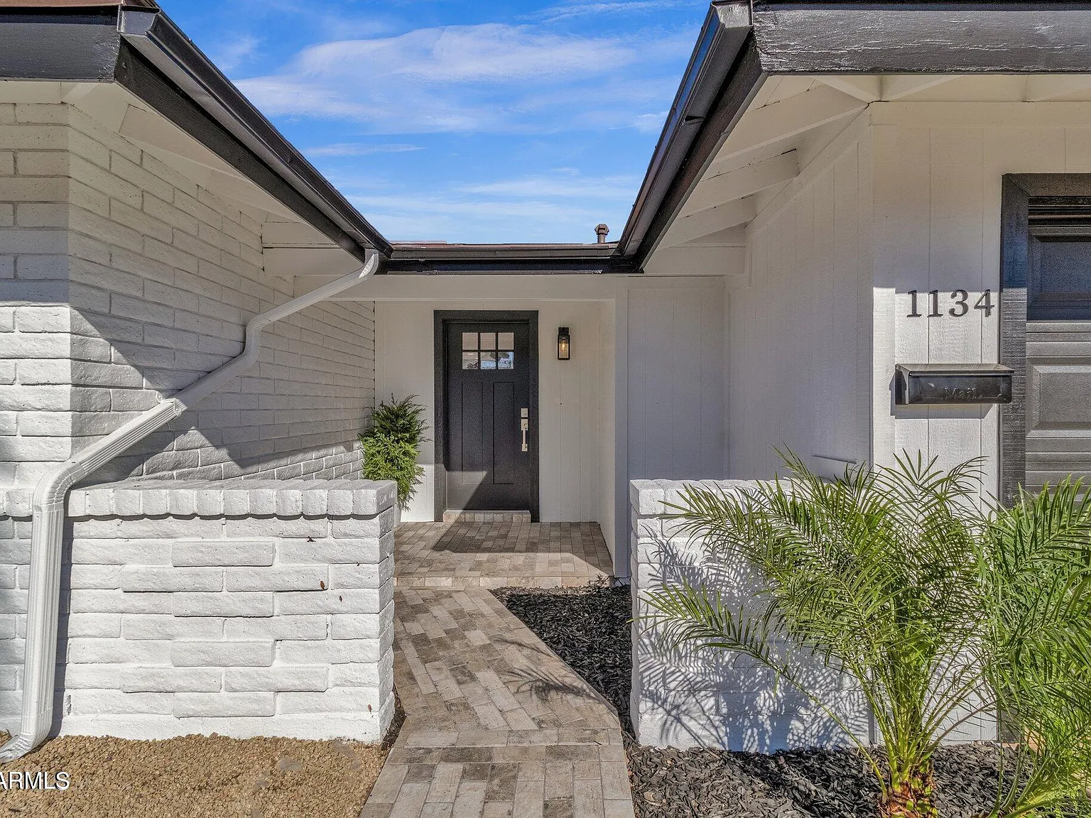 4 bed, 2.0 bath, 2091 sqft, $4,400 — Photo 3