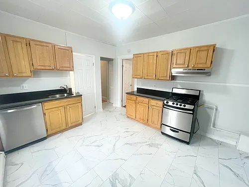 22 Howell St #3V Photo 1 22 Howell St #3V Photo 1