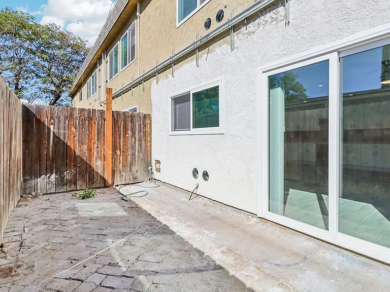 738 S Orange Ave — Photo 35