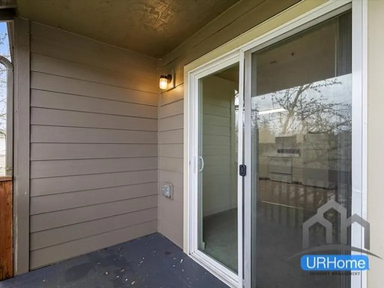 120 SE 143rd Ave — Photo 25