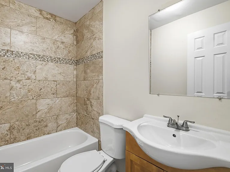 2238 N Park Ave #B — Photo 12