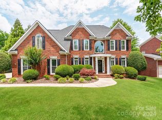 8715 Briar Oak Ct, Charlotte, NC 28226