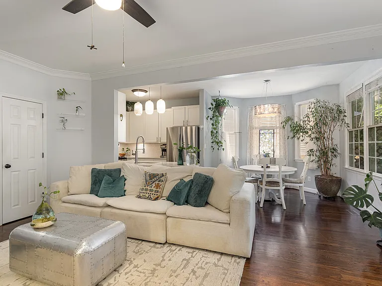4610 Asterwood Dr — Photo 5