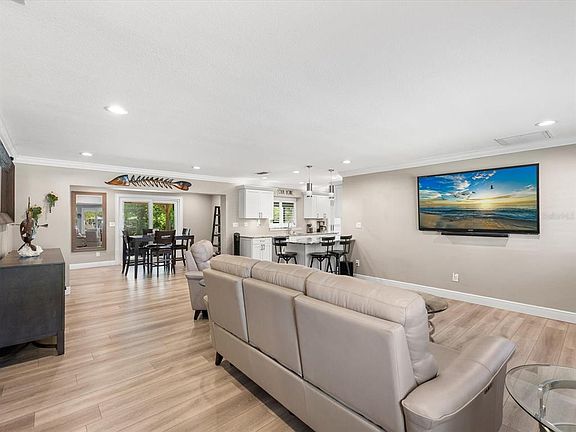 5th image of 1405 Embassy Dr
