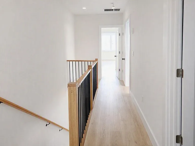 210 Underhill Ave — Photo 13