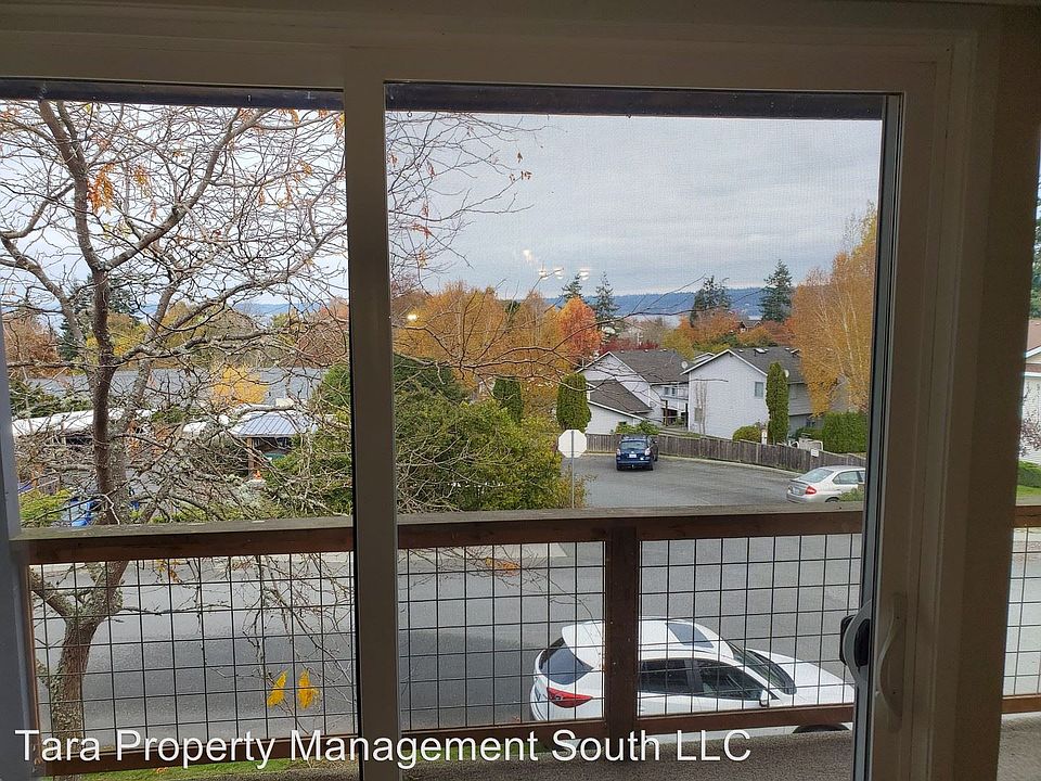 1st image of 515 Luhn Ave APT 202