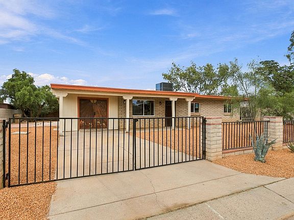3rd image of 6558 S Iberia Cir