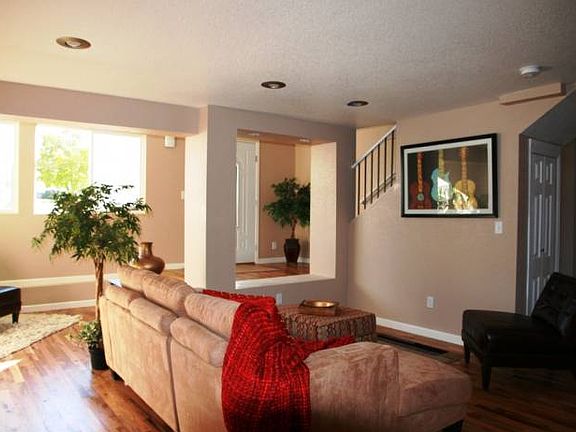 Bright & Sunny Family Rm