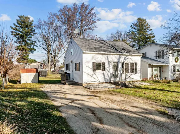 601 Wallace St, New London, WI 54961