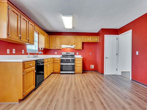 4th image of 1626 Keeneland Dr
