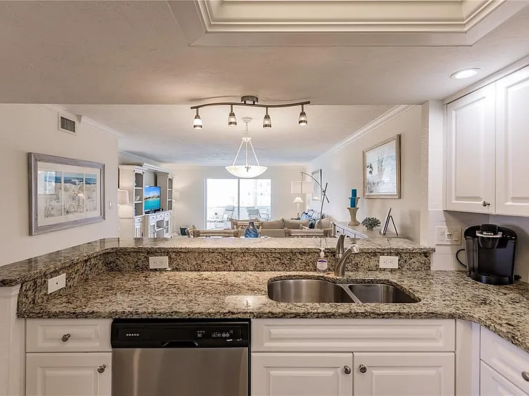 1055 W Peppertree Dr #405AA — Photo 7