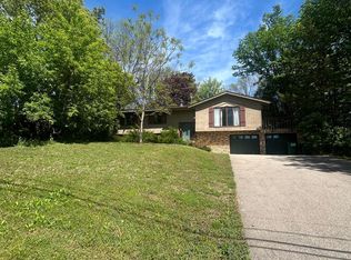 5905 Country Club Rd, Shorewood, MN 55331